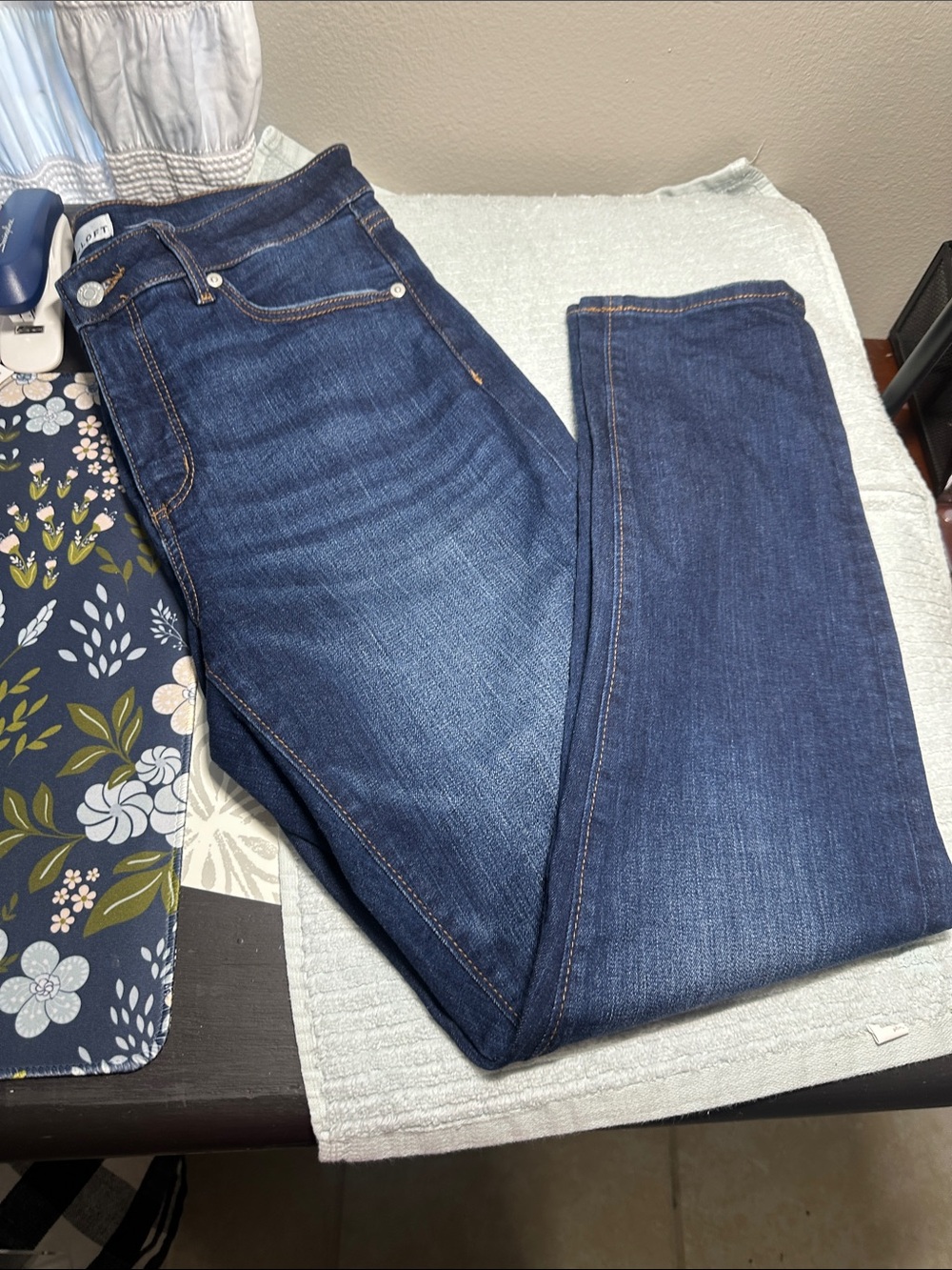 LOFT Women's Skinny Jeans in Dark Indigo Wash Sz 8/29 New